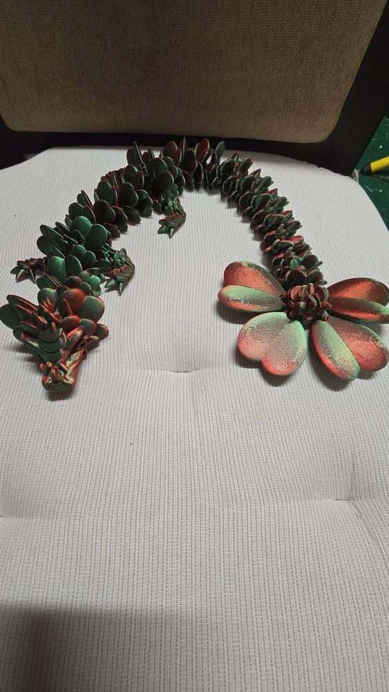 Lucky Dragon, Articulated 3D Printed Dragon with Clover Tail (Green/Red)